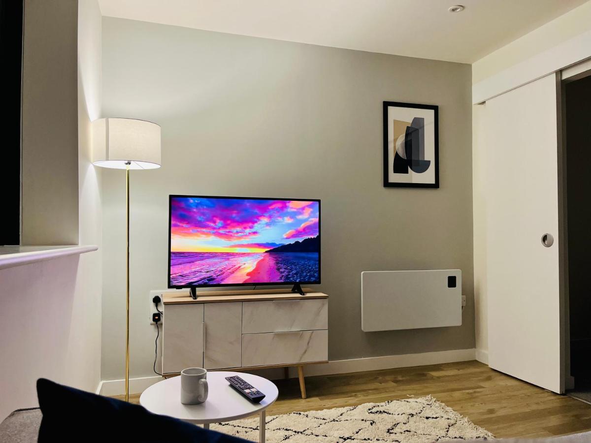 Fantastic One Bedroom Apartment Near Old Trafford Stadium Manchester Ngoại thất bức ảnh